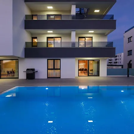 Lejlighed Fux Luxury Infinty-pool *