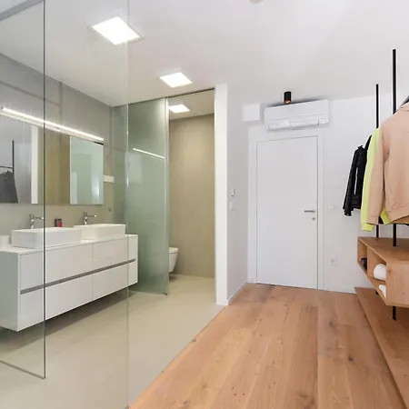 Fux Luxury Infinty-pool * 扎达尔