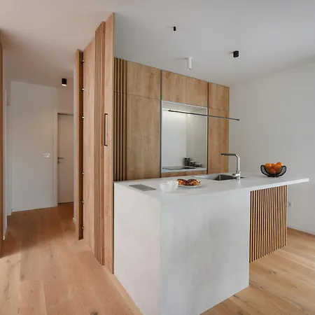 Fux Luxury Infinty-pool 扎达尔