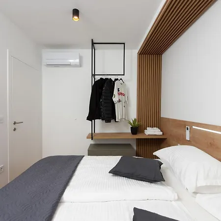 Fux Luxury Infinty-pool * 扎达尔