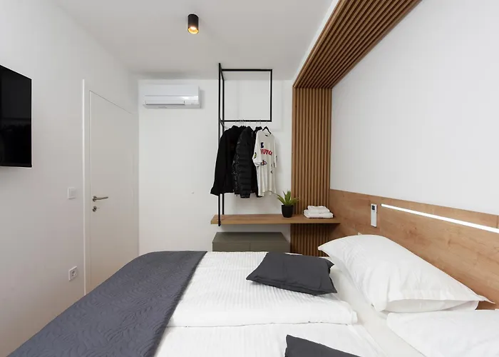 Fux Luxury Infinty-pool * 扎达尔