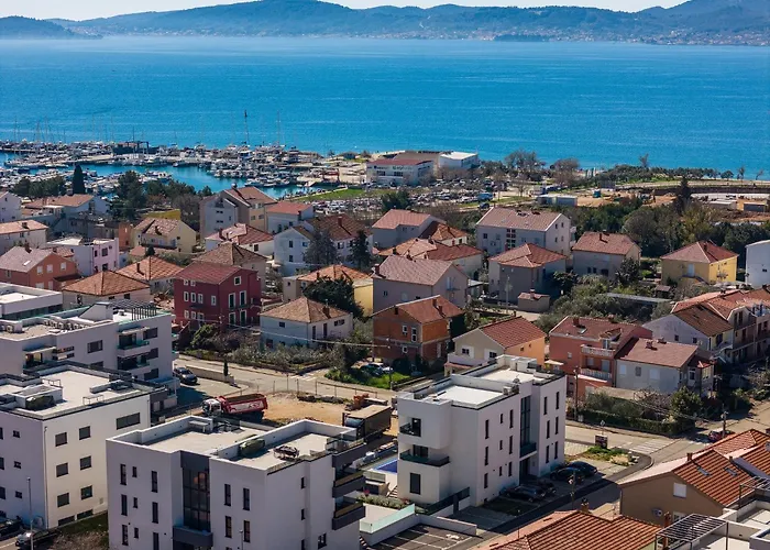 Fux Luxury Infinty-pool Apartman